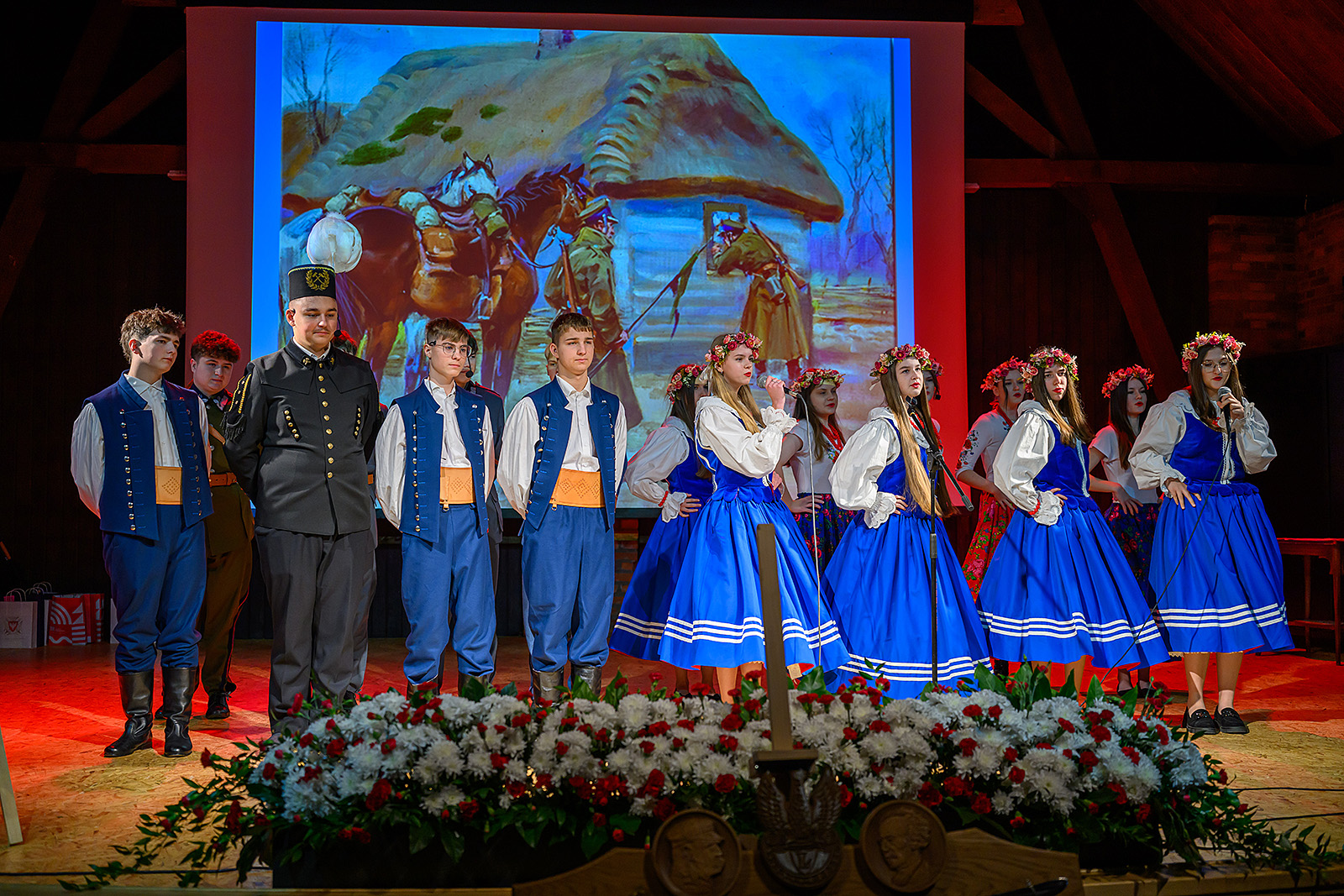 Młodzież występuje w swoim spektaklu