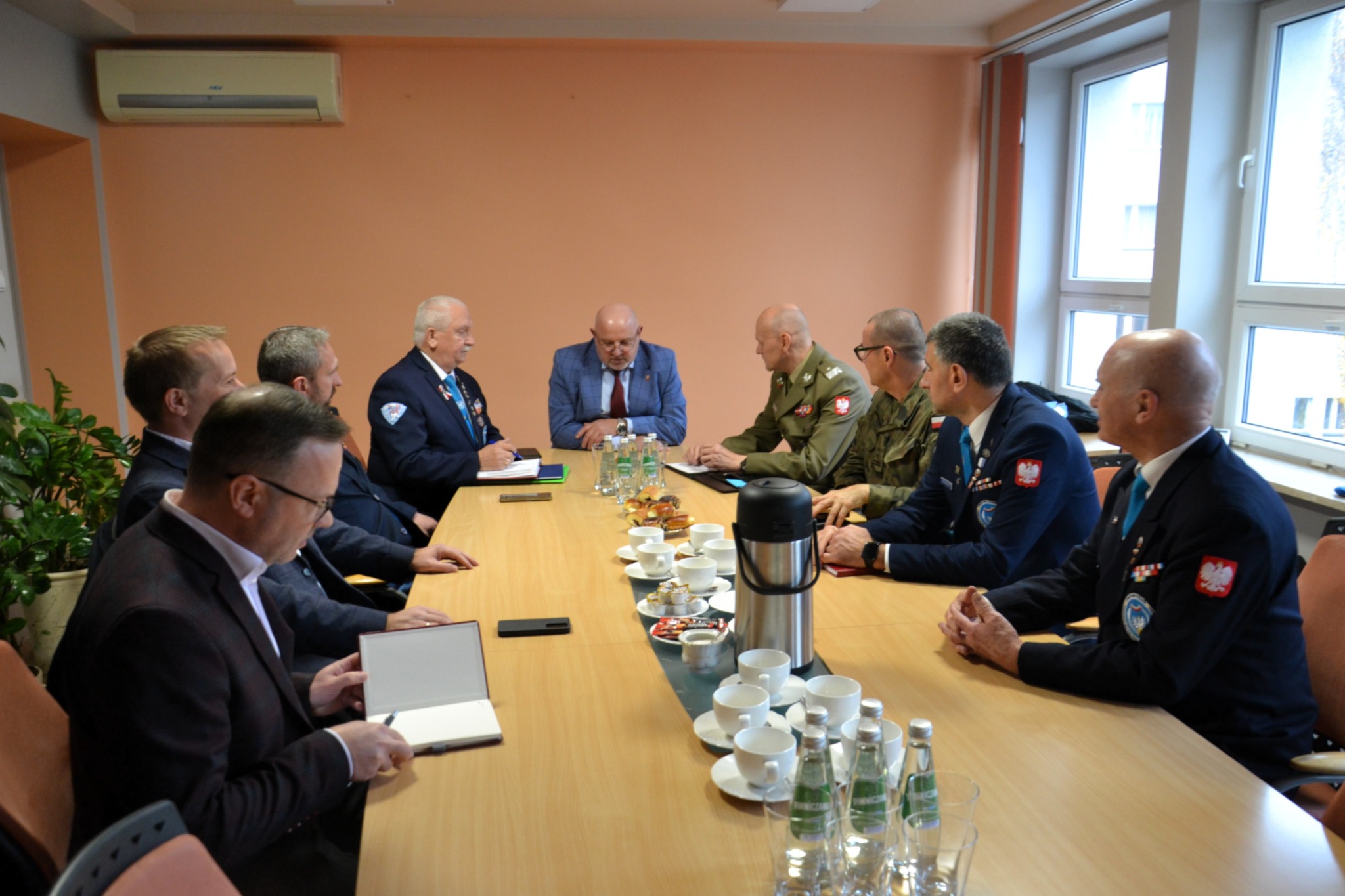 Ujęcie na wszystkich gości spotkania