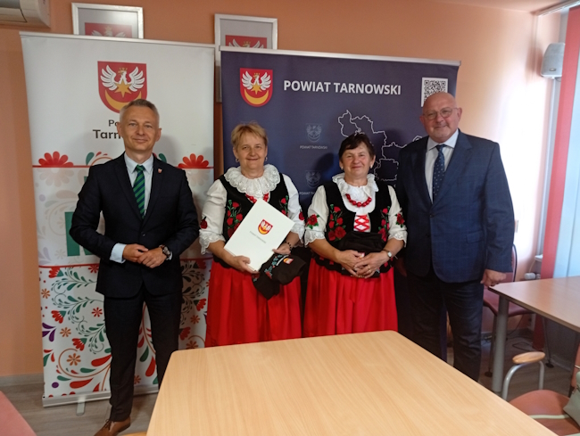 Wspólne zdjęcie na zakończenie oficjalnego spotkania