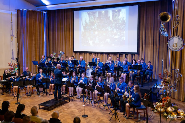 Na scenie Sanktuaeryjna Orkiestra