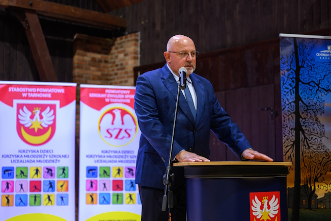 Starosta Tarnowski Jacek Hudyma podczas wystąpienia na Gali w Kąśnej