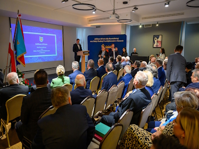 Zaproszeni goście podczas konferencji prezesa Izby