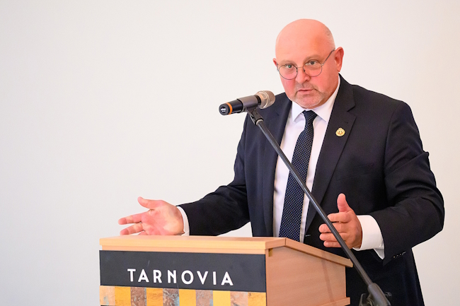 Starosta Jacek Hudyma podczas wystąpienia