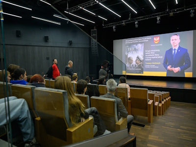 Słowo Tomasza Stelmacha z zarządu powiatu na temat projekcji filmu