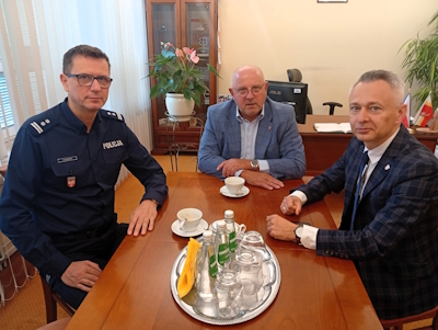 Rozmowy z komendantem Policji w Tarnowie w gabinecie starosty tarnowskiego