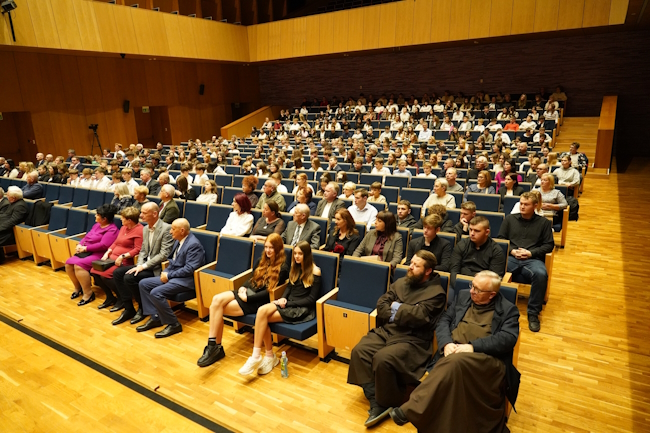 Licznie zgromadzona publiczność podczas wydarzenia w Lusławicach