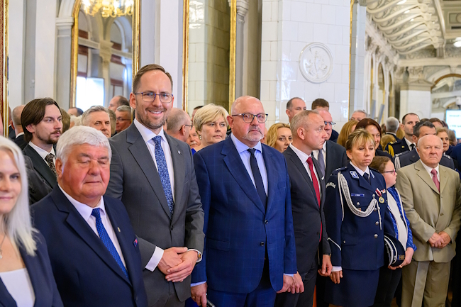 Starosta oraz samorządowcy z regionu podczas uroczystości