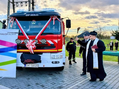 Uroczyste poświęcenie wozu bojowego